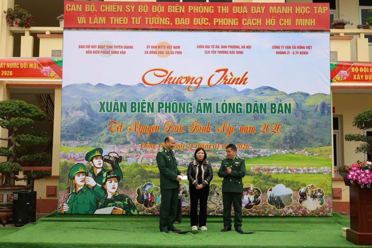 Khai mạc chương trình Xuân Biên phòng ấm lòng dân bản