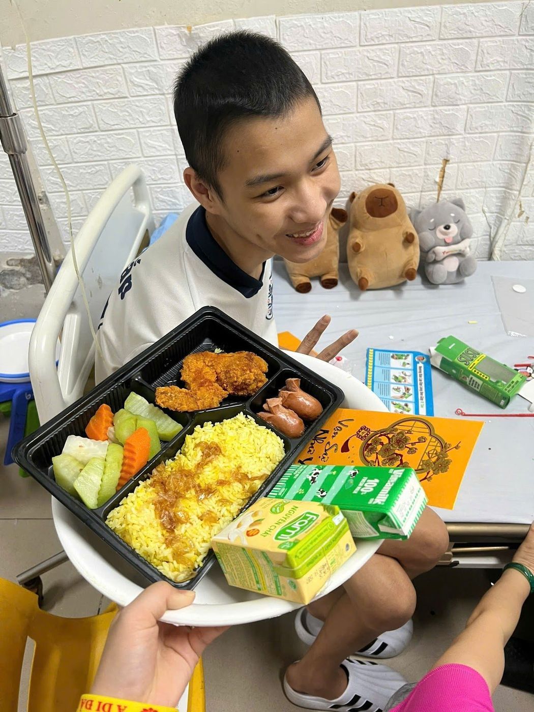 Bữa trưa ấm áp giữa những ngày điều trị